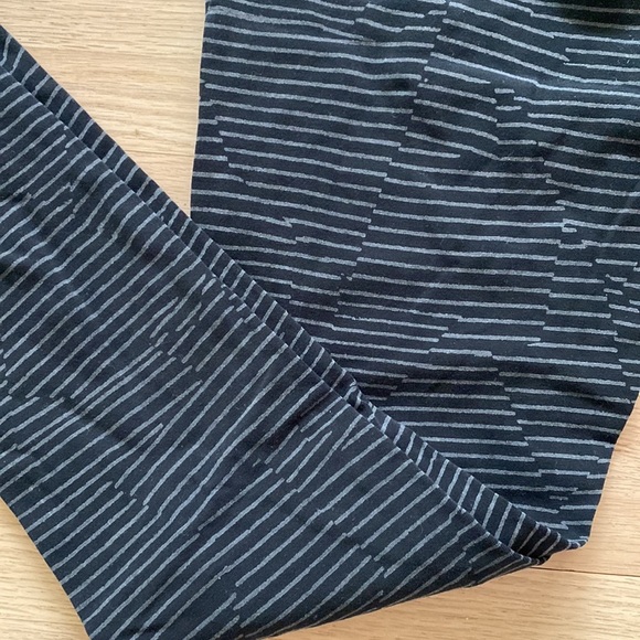 Talula By Aritzia striped leggings Sz. M - Picture 2 of 5